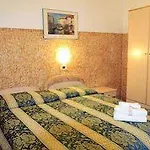 Ariston Hotel 2*